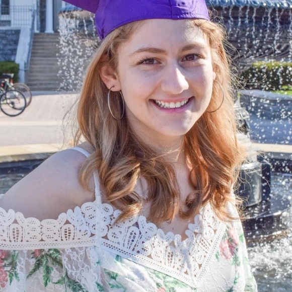 Meet your Posher, Jessi - Picture 1 of 1